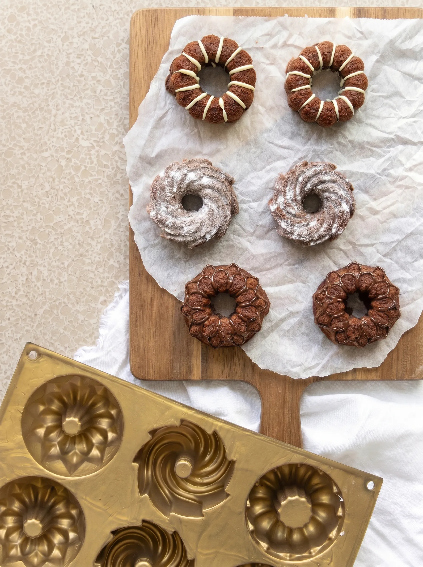 Mini chocolate bundt cakes